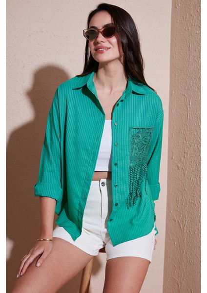 Regular Fit Güpürlü Cep Detaylı Uzun Kollu Gömlek Bayan Gömlek 6773215