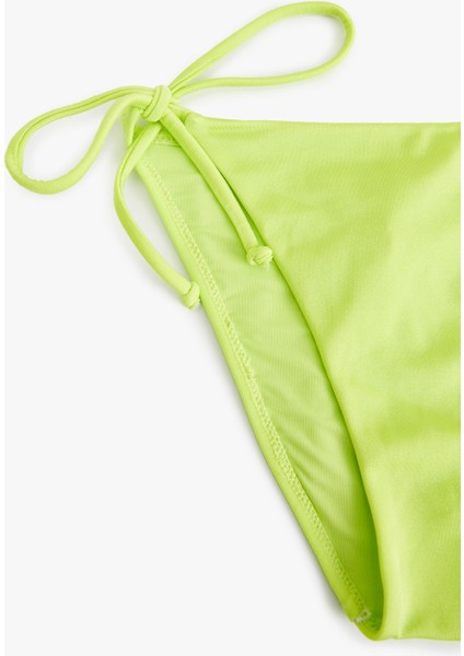 Astarlı Biyeli Bağcıklı Yanları Ipli Parlak Bikini Altı