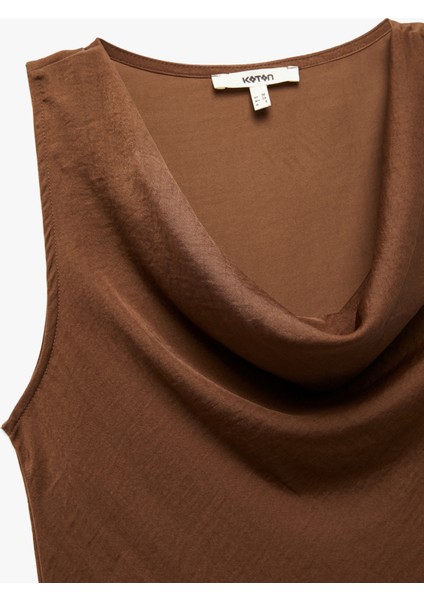 Aerobin Kumaş Kolsuz Degaje Yaka Saten Bluz modelleri