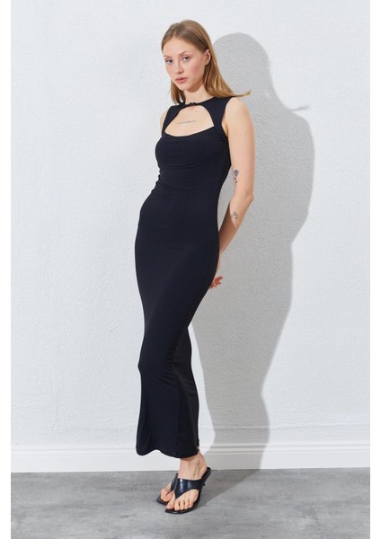 Kadın Siyah Önü Pencere Detaylı Elbise modelleri