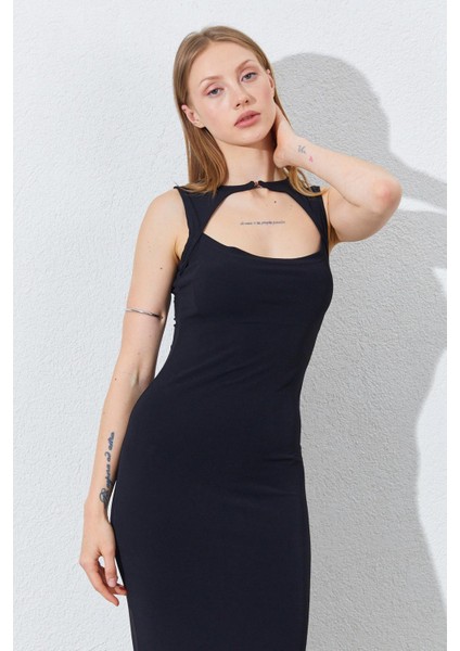 Kadın Siyah Önü Pencere Detaylı Elbise indirimleri