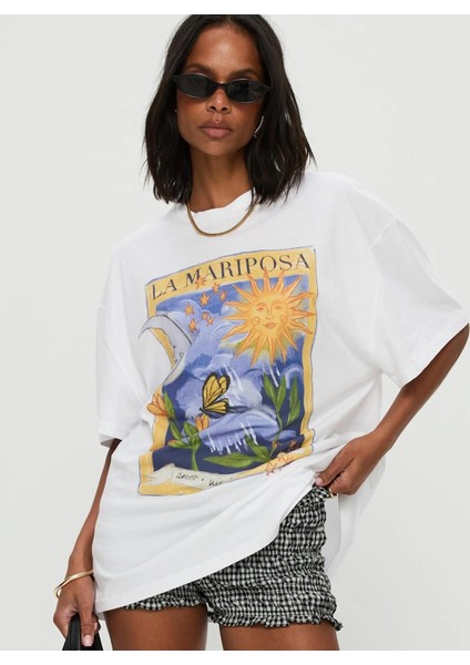 La Mariposa Temalı Sanatsal Oversize Beyaz Kadın Tişört fiyatları