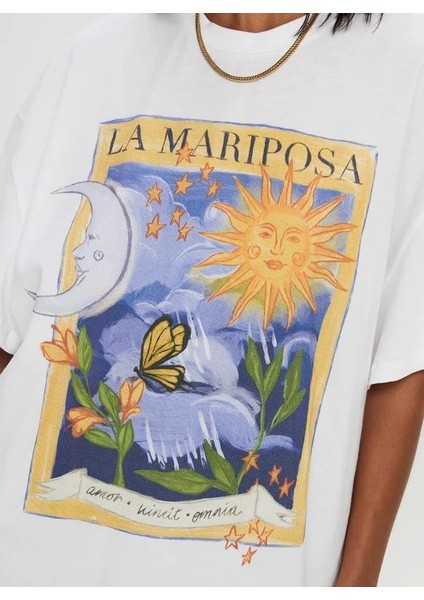 La Mariposa Temalı Sanatsal Oversize Beyaz Kadın Tişört indirimleri