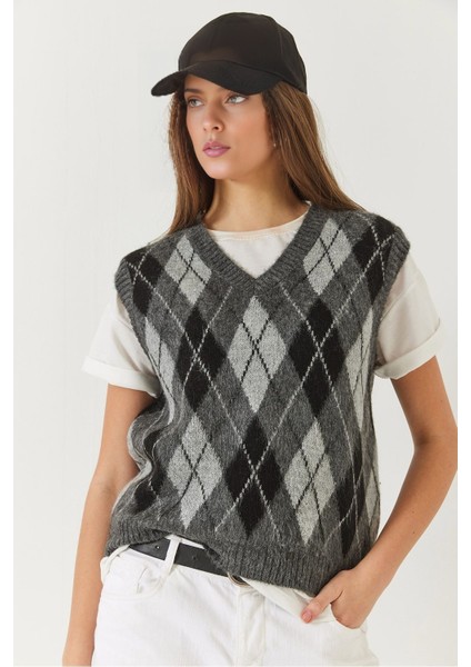 Kadın Şardonlu Baklava Desenli Triko Süveter fiyatları