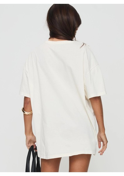 Kadın Beyaz Oversize Karakter Baskılı Eğlenceli Tişört fırsatları