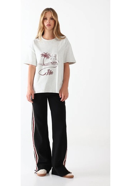 Kadın Tropik Palmiye ve Kuş Desenli Tişört fiyatları