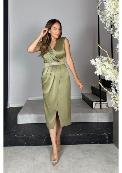 G1207 Drape ve Kemer Detaylı Saten Tasarım Elbise Haki