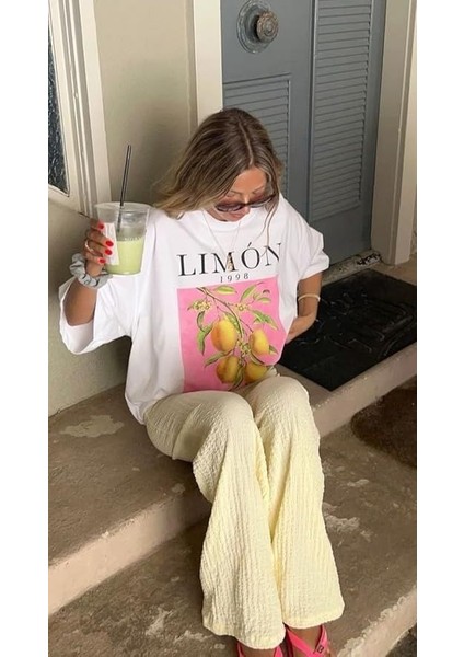 Kadın Yaz Enerjili Limon ve Çiçek Baskılı Beyaz Tişört
