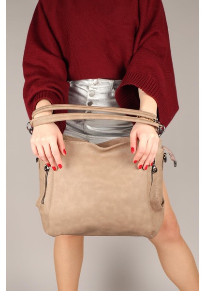 Zincirli Cep Aksesuarlı Kol Çantası Bej fiyatları