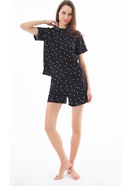 Premium Yazlık Şortlu Kadın Pijama Takımı Siyah Kalp Desenli Yumuşak Dokulu Bisiklet Yaka Kısa Kollu
