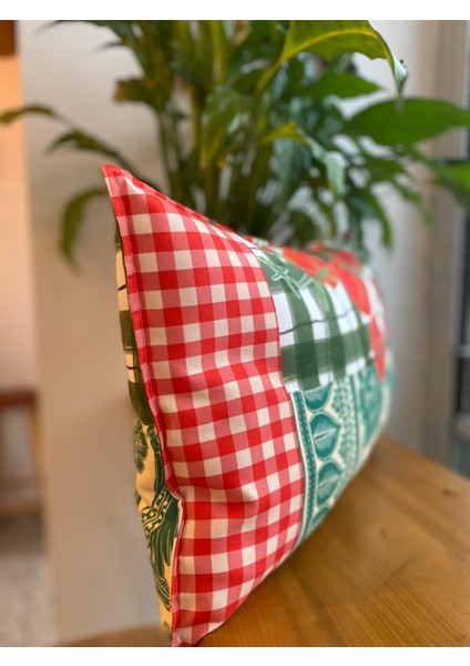 Kırmızı - Yeşil Temalı Dekoratif Süet Çift Taraflı Dijital Baskı Kareli Kırlent Kılıfı - 30 x 50 cm
