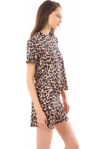 Premium Yazlık Şortlu Kadın Pijama Takımı Leopar Desenli Yumuşak Dokulu Bisiklet Yaka Kısa Kollu fırsatları