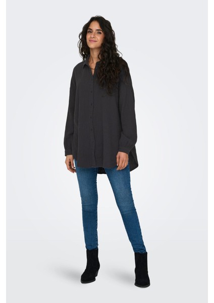 15267998 Onlthyra Oversızed Shırt Noos Wvn Ss Kadın Gömlek modelleri