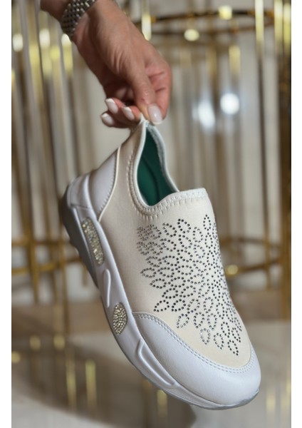 Ilare Kristal Taşlı Spor Ayakkabı Bej x Beyaz modelleri