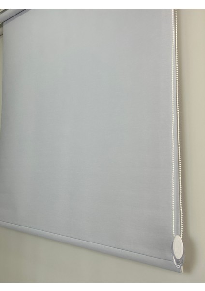 Açık Mavi Stor Perde ( Aluminyum Sistem) Stor Perde – Işık Kontrolü & Kolay Montaj (Alüminyum Sistem)