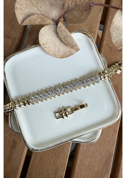 Çelik Üçgen Çıkıntılı Ortası Taşlı Bileklik 17+2cm