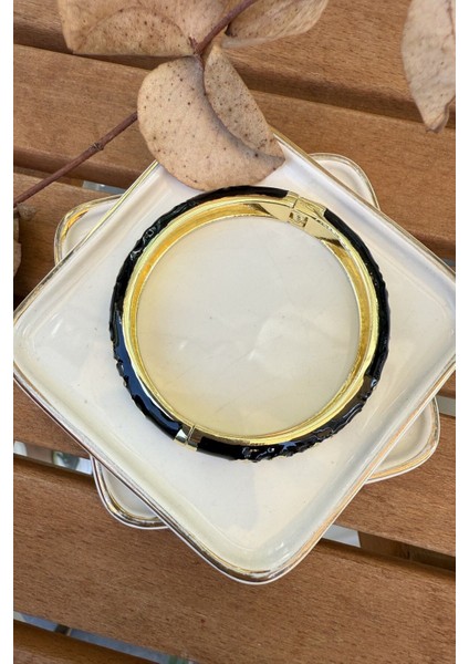 Mineli 14K Altın Kaplama Siyah Çiçekli Bilezik 6cm fiyatları