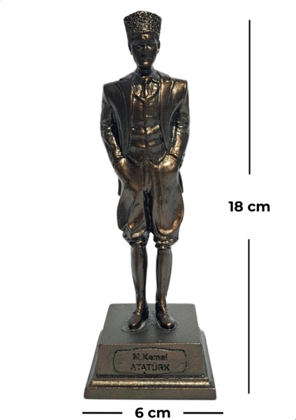Kalpaklı Atatürk Heykeli Biblo