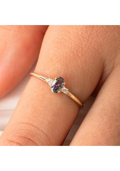 Gümüş Yüzük - 0,30CT Aleksandrit 0,10 Ct Pırlanta(Signty Taşlı)Minimal Oval Taşlı Tria Pırlanta Hediye Gümüş Yüzük