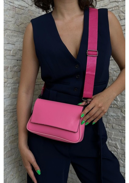 Suni Deri Kapaklı Pembe Çapraz Çanta Lopez