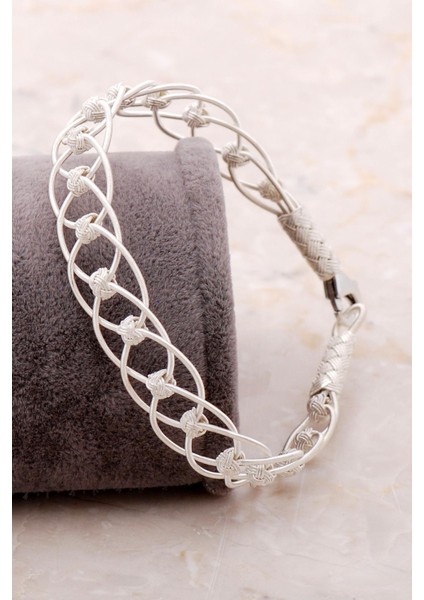 Kazaziye Işlemeli Örgü Gümüş Bileklik 3402
