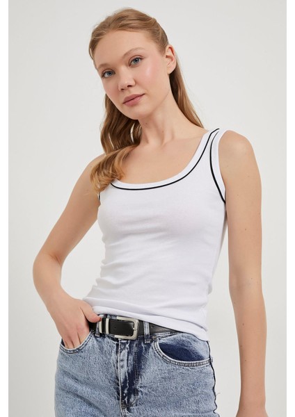 21870 Çizgi Detaylı Kadın Atlet