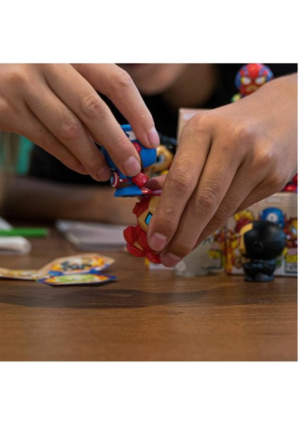 CPM00000 Capstars Marvel Mini Kapsül CDU-21860 fırsatları