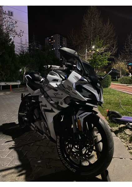CFMOTO 250SR BMW HP4 MODEL PARCALI MOTOSIKLET KAPLAMA STICKER ETIKET MODELI SİYAH BEYAZ GRİ RENK