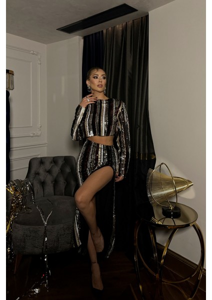 Şerit Payet Crop Bluz-Yırtmaçlı Etek Takım - Kırmızı