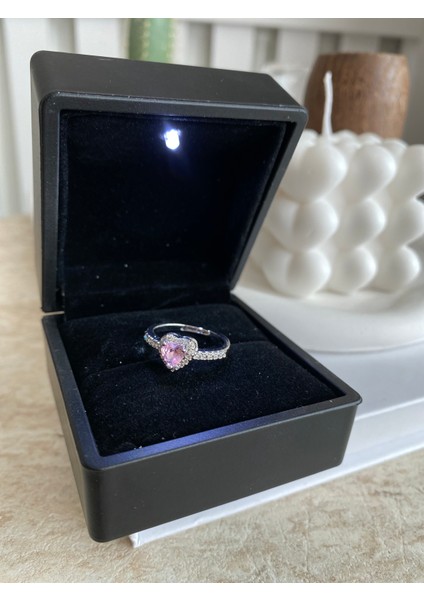Işıklı Kutuda Ayarlanabilir Ciddi Ilişki Kalpli Silver Pembe Yüzük