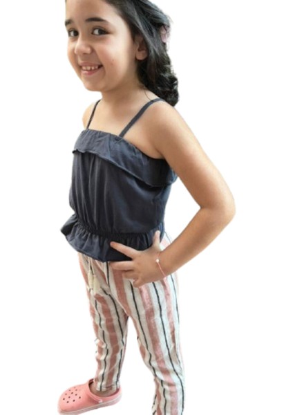 Kız Çocuk Askılı Crop Siyah T-Shirt Çizgili Pantolon İkili Takım 4-5 Yaş