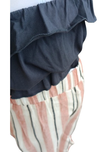 Kız Çocuk Askılı Crop Siyah T-Shirt Çizgili Pantolon İkili Takım 4-5 Yaş modelleri