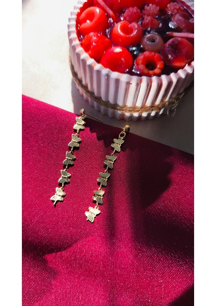 Butterflears - Sarkıntılı ve Kelebek Şekilli Gold Küpe