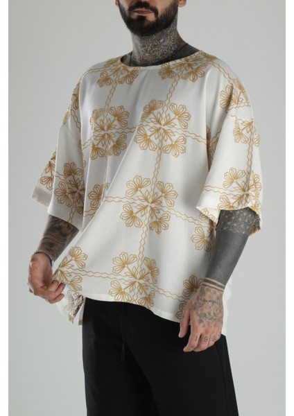 Sarı Nakış Işlemeli Oversize T-Shirt