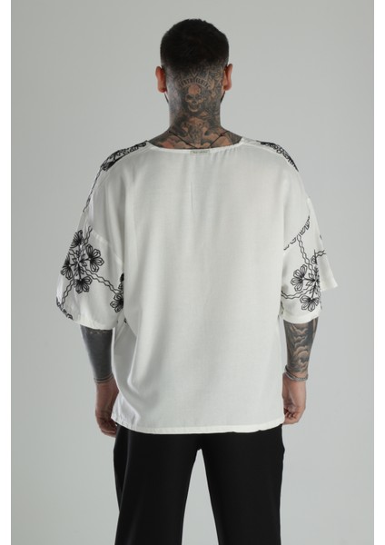 Siyah Nakış Işlemeli Oversize T-Shirt