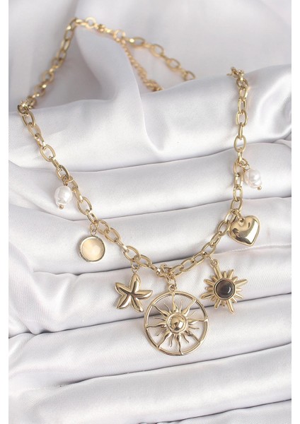 Kadın Altın Renk Charm Kolye – Kalp, Yıldız ve Güneş Detaylı
