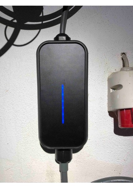 Bmw Için Duvar Braketi Esnek Hızlı Şarj Cihazı (Plastik Aparattır!!!)
