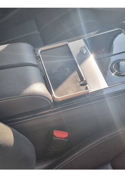 Range Rover Velar Kablosuz Şarj Adaptörü (Plastik Aparattır!!!)
