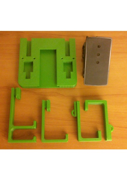 Ipad + Kulaklık Kancası (Isteğe Bağlı) Için Taşınabilir DVD Tutucu Başlık Direktörü (Plastik Aparattır!!!) fiyatları