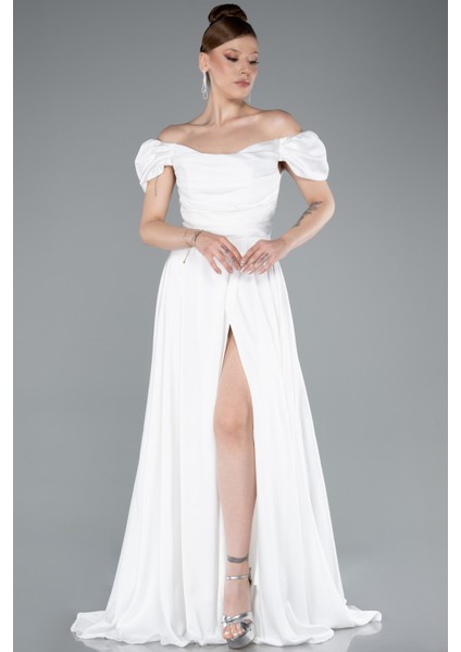 Kayık Yaka Yırtmaçlı Uzun Saten Abiye Elbise ABU4508