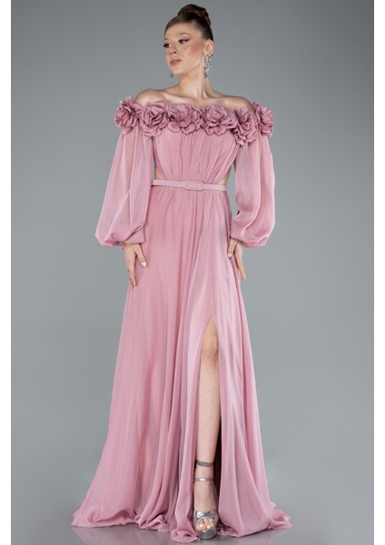 Çiçekli Kayık Yaka Yırtmaçlı Uzun Şifon Abiye ABU4130