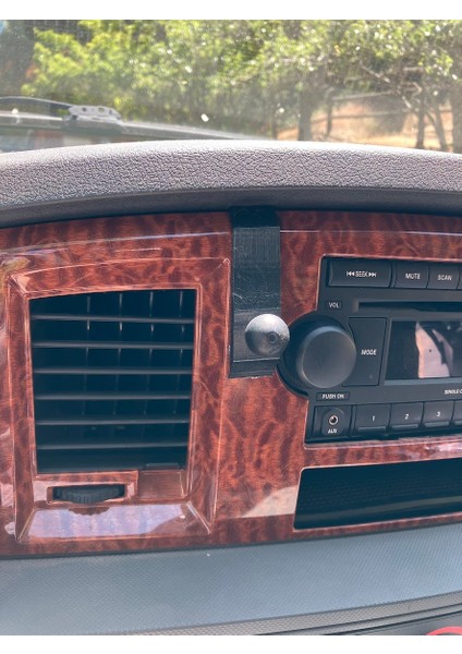 2006- 2009 Dodge Ram Telefon Montajı (Plastik Aparattır!!!) modelleri