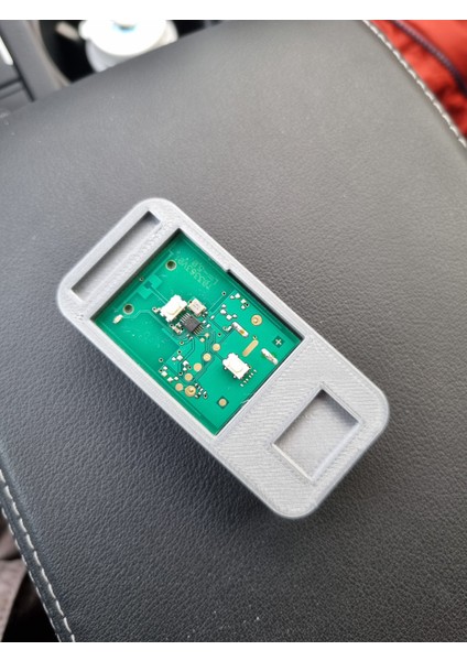 12V'SIZ Passat B8 Için Garaj Açıcı Kılıfı (Plastik Aparattır!!!)