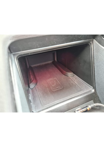 Vw Id.4 Id.5 Qi Fiksasyonu (Plastik Aparattır!!!)