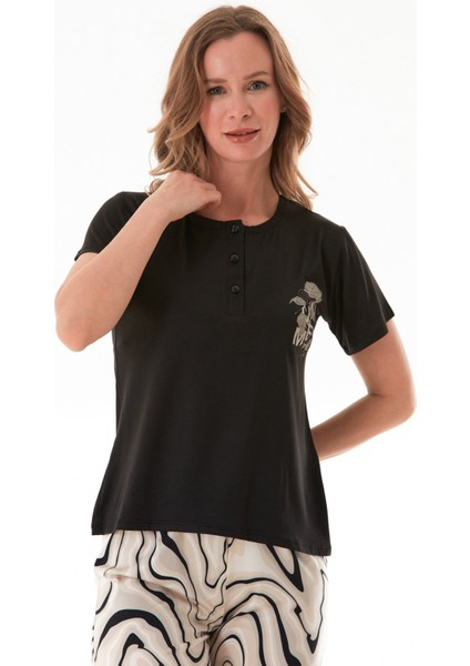 Çizgi Desenli Kısa Kollu Kapri Pijama Takımı