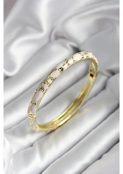 Erb Mineli Pirinç Krem Çiçek Desenli Gold Renk Kadın Kelepçe (Çap 60 Mm)