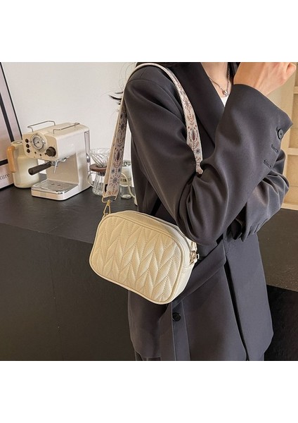 Kadınlar Için Çantalar Yeni 2024 Moda Pu Deri Omuz Çantası Küçük Çanta Geniş Bant Crossbody Çanta Kadın Çok Yönlü Küçük Kare Çanta (Yurt Dışından) fırsatları