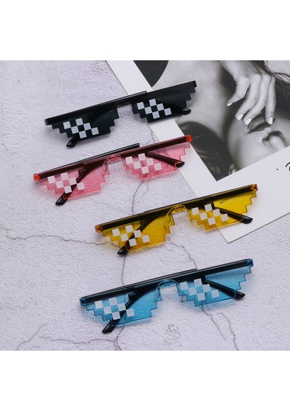 Siyah Gri Tarzı Çok Thug Life Mozaik Gözlük Güneş Gözlüğü Erkek Kadın 8 Bit Kodlama Piksel Trendy Cool Süper Parti Komik Vintage Shades Gözlük Thug Life (Yurt Dışından) modelleri