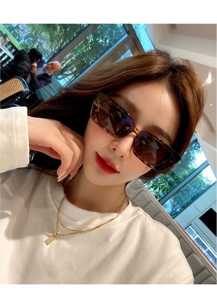 C02 Stili 2021 Yeni Yaz Dikdörtgen Güneş Gözlüğü Retro Küçük Çerçeve Güneş Gözlükleri Kadın Lady Ins Popüler Yaz Plaj Tonları Seyahat Gözlük (Yurt Dışından) modelleri