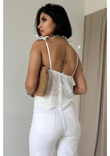 Beyaz Bağcıklı Brode Bluz fırsatları